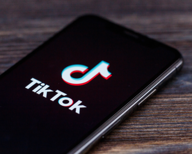 tiktok-droht-millionenstrafe-wegen-werbetransparenz