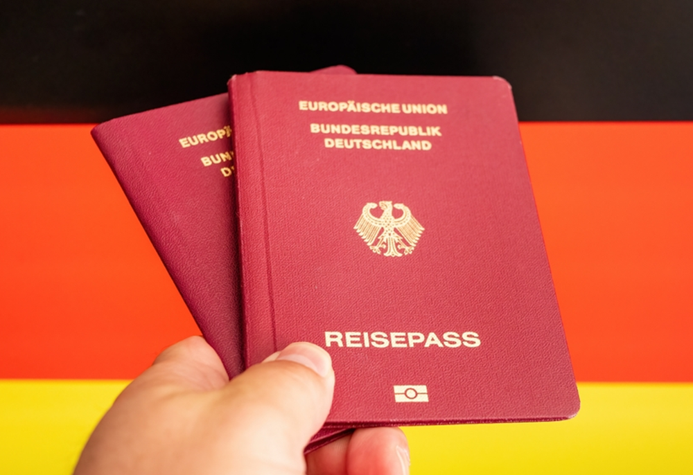 Deutscher Pass für fast 250.000 Migranten im Jahr 2024