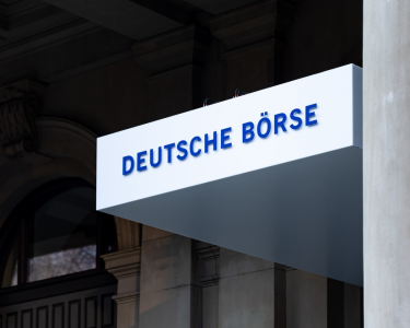Dax klettert über 24.000 Punkte und festigt Gewinne