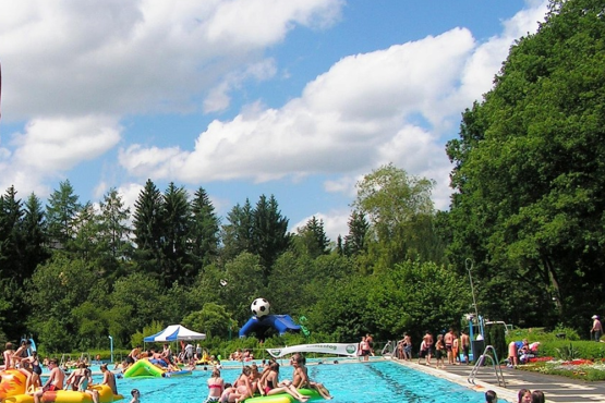 freibad-nur-noch-für-einheimische---bad-zieht-konsequenzen