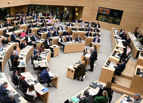 hakenkreuz-eklat-erschüttert-den-landtag-in-stuttgart