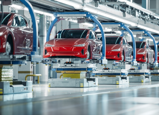 arbeitsplatzabbau-in-der-industrie-weitet-sich-aus