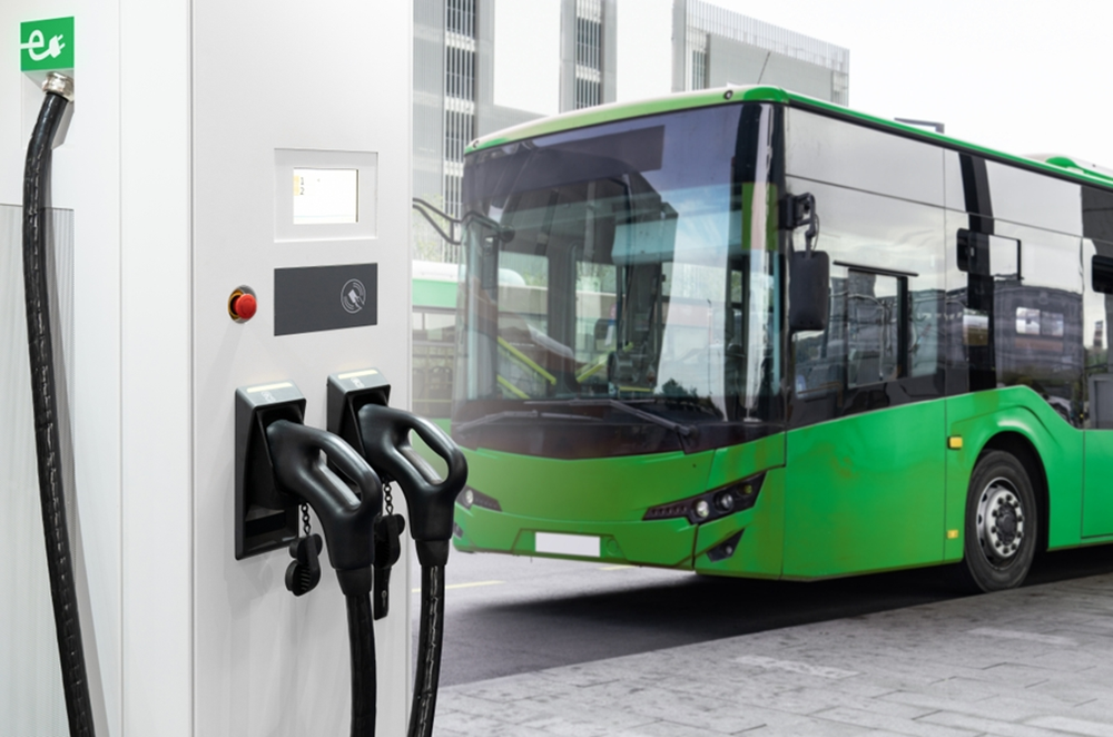 Daimler Truck investiert in eigene Ladepunkte für E-Busse