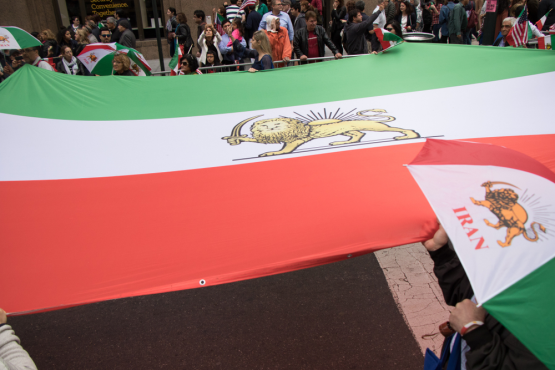 iran:-gewalt-eskaliert-–-berichte-über-tausende-todesopfer