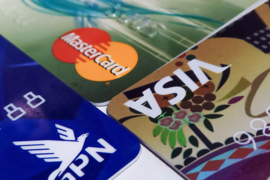 trump-plant-zinsdeckel-–-kreditkartenbranche-unter-schock