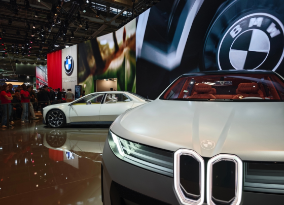 VW verteidigt die Spitze, Tesla kommt mit Wucht zurück