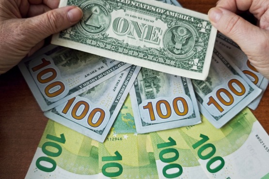 dollar-schock-trifft-euro,-gold-und-öl